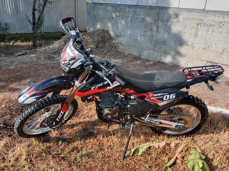 Enduro motosikl sotiladi