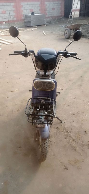 Skuter motosikl moped