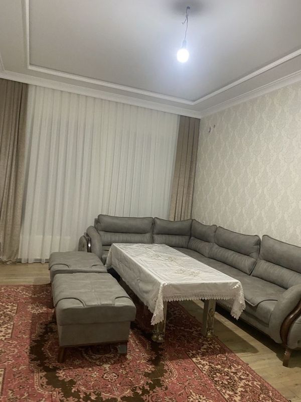 Ugolok divan sotiladi Ugolok divan sotiladi