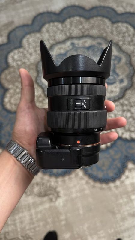 Sony 16-50 obektiv sotiladi.