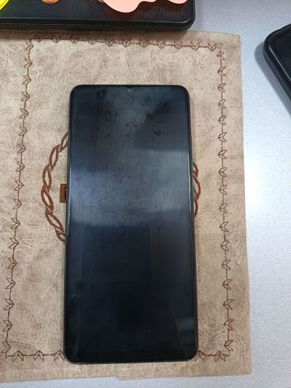 telefon sotiladi arzon narxda telefon sotiladi arzon narxda