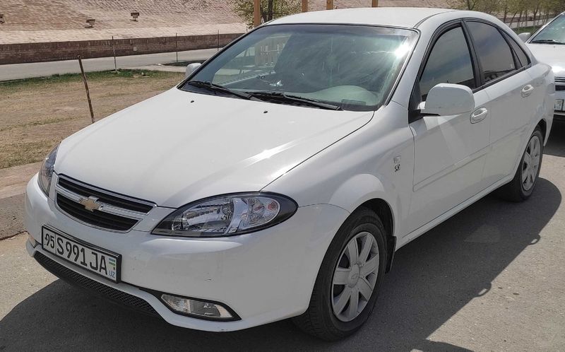 Chevrolet Gentra сотилади