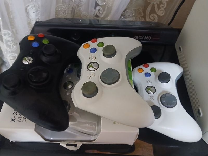 Assalom alekum Xbox 360 uchun Kinekt 2ta va 4ta Jostik sotiladi