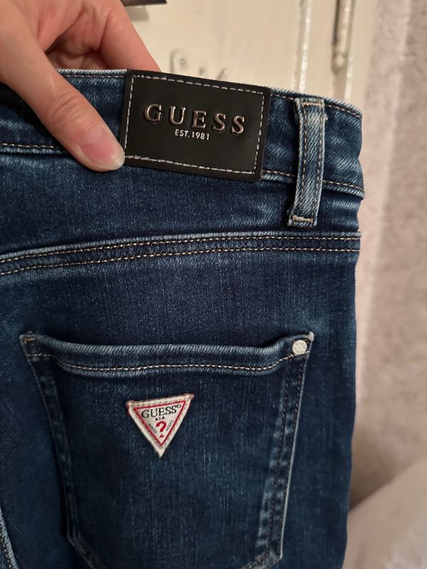 Продам джинсы женские Guess