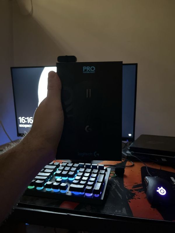 Продается мышка logitech G Pro Super Light Продается мышка logitech G Pro Super Light