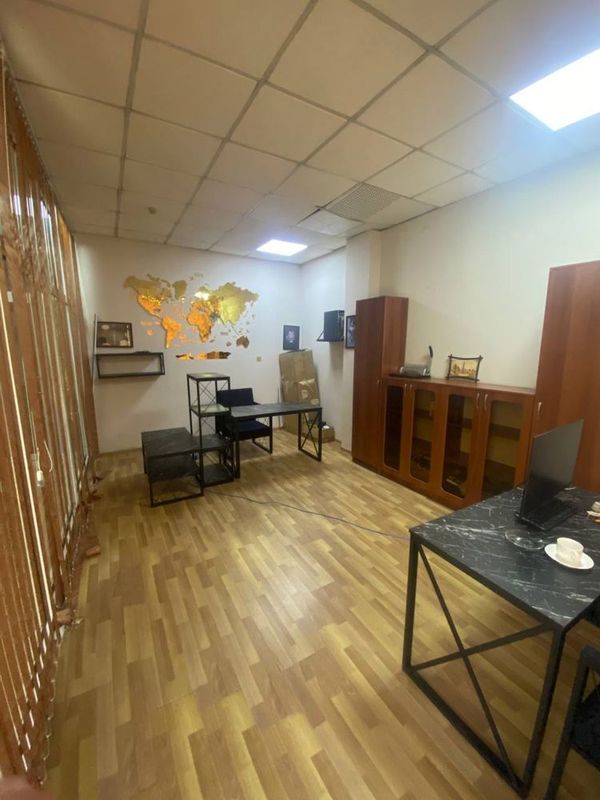 Сдается офис 30м2 укомплектована ор-р памятник гагарина Сдается офис 30м2 укомплектована ор-р памятник гагарина