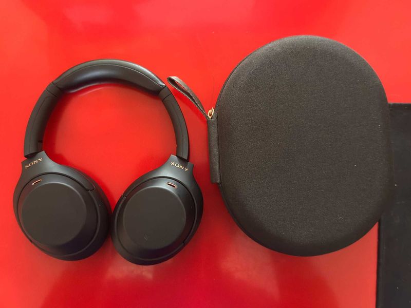 Наушникы Sony WH-1000XM4 Наушникы Sony WH-1000XM4