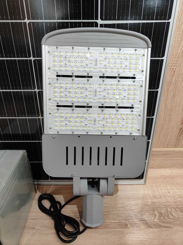 Солнечный пражектор ZEN panel 240wat prajektor 150w akb 250ah Солнечный пражектор ZEN panel 240wat prajektor 150w akb 250ah