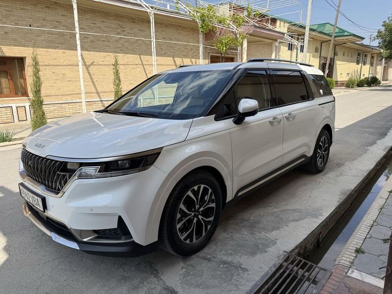Kia Carnival Korea 2023 год Бензин Kia Carnival Korea 2023 год Бензин