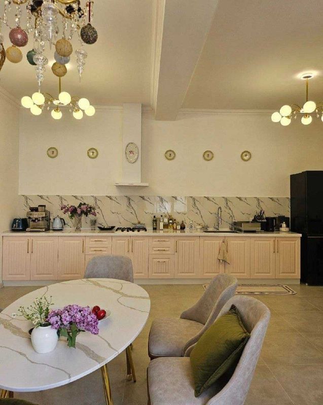 Срочно продается дом 9 комнат, ор-р: яккасарой мерос, 300м² Срочно продается дом 9 комнат, ор-р: яккасарой мерос, 300м²