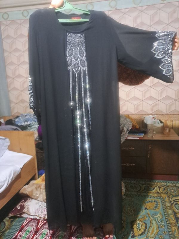Yaqinda olingan 1marta kiyilgan libos