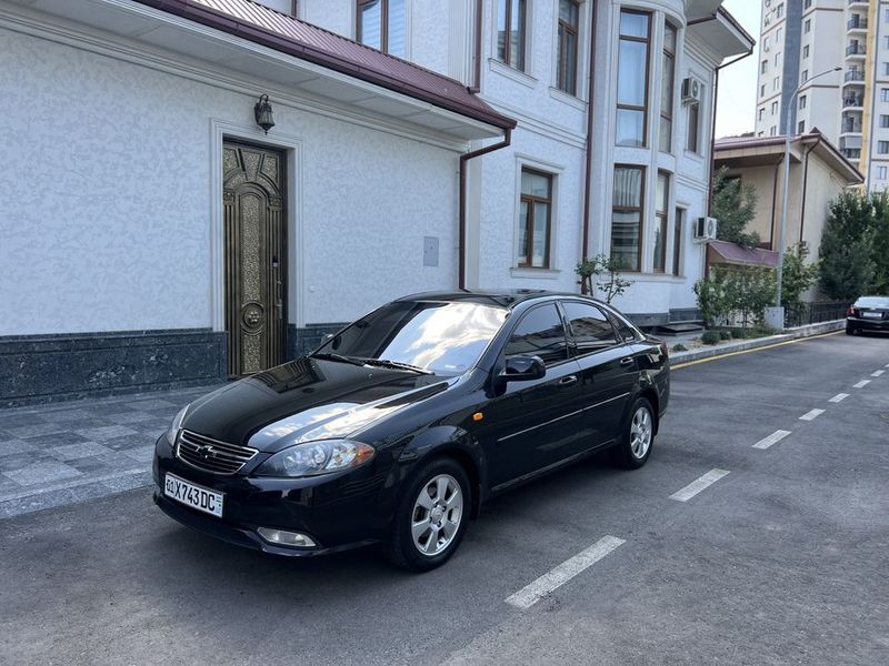 Jentra sotiladi polniy navarot toza moshina