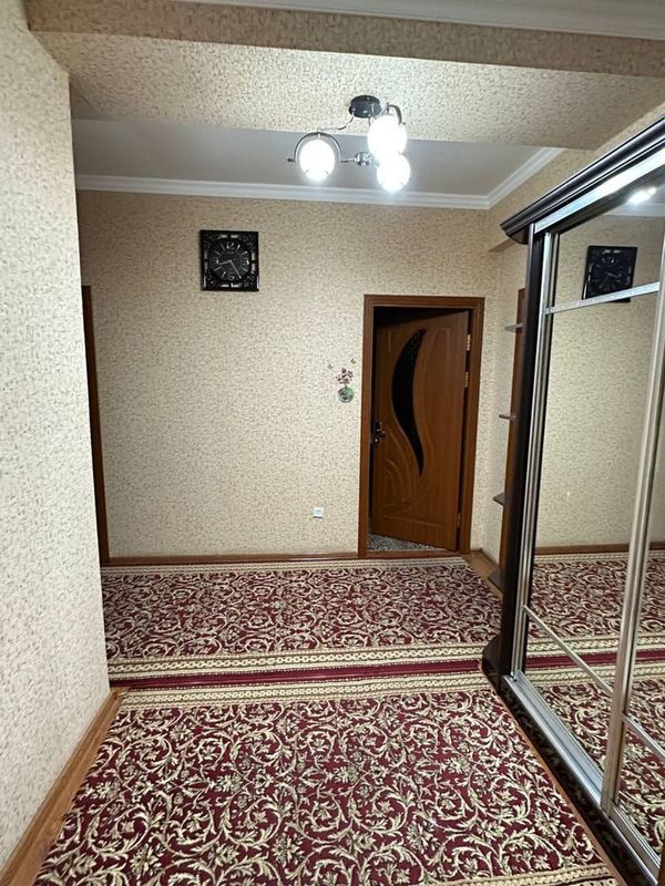 Нукус кучада 2 хонали 2 этажда жойлашган квартира ижарага берилади.