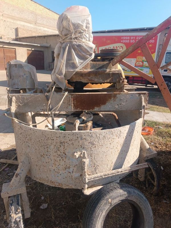 Шлака блок апарат сотилади