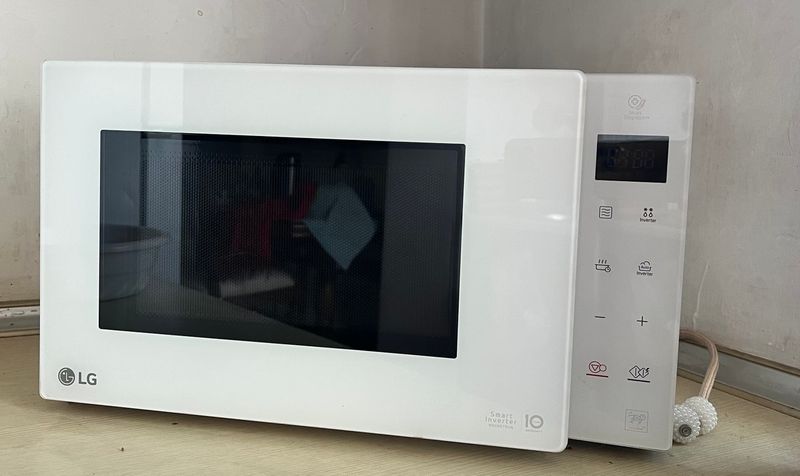 Микроволновая печь Smart Inverter LG MS2595