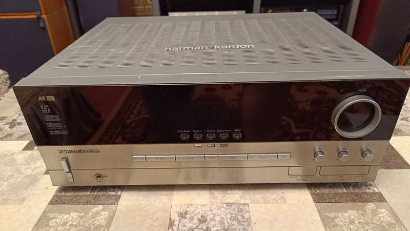 Ресивер Harman Karbon AVR 235 Ресивер Harman Karbon AVR 235
