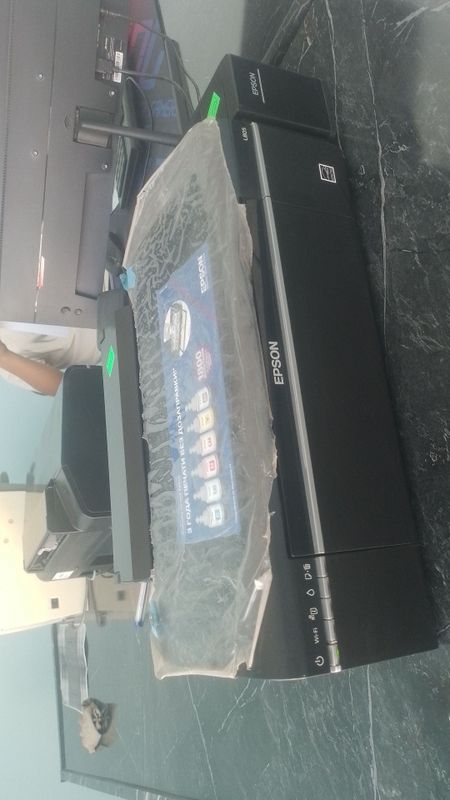 Epson printir L805 yangi Epson printir L805 yangi