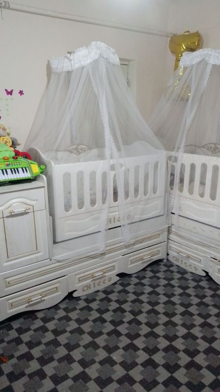 Bolalar kravati sotiladi holati yaxshi 2 ta bor