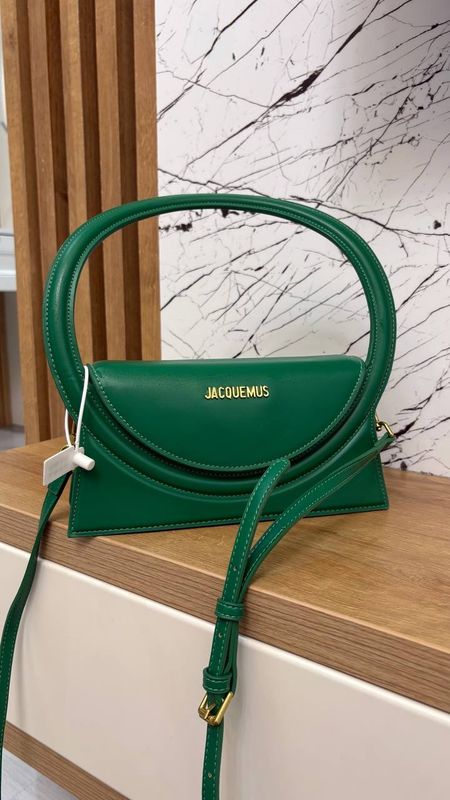 Сумка от Jacquemus ( люкс) новая 300 тысяч Сумка от Jacquemus ( люкс) новая 300 тысяч