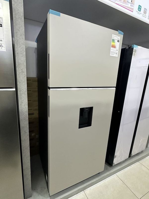 Холодильник Samsung RT53DB7B60ET бежевый