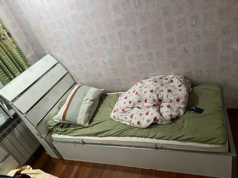 2 кровати с матрасами / 2 krovat'lar matraslari bilan 2 кровати с матрасами / 2 krovat'lar matraslari bilan