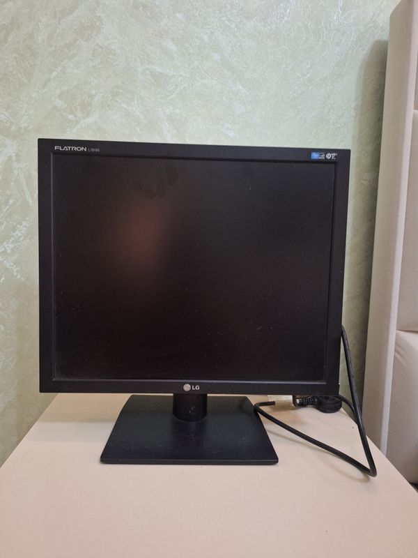 Продаю монитор LG