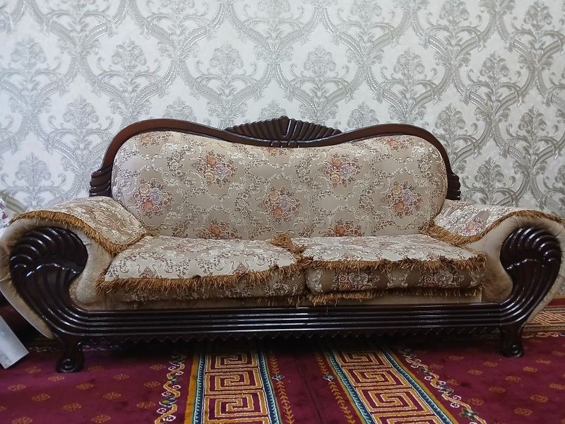 Arzon bahoda sifatli divan kreslo Arzon bahoda sifatli divan kreslo