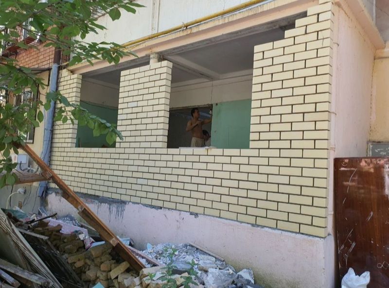 Кладка кирпич на балкона Кладка кирпич на балкона