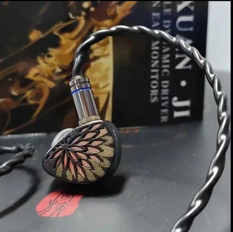 Новые запечатанные проводные наушники Tangzu Yu XuanJi Hi-Fi 2 цвет KZ Новые запечатанные проводные наушники Tangzu Yu XuanJi Hi-Fi 2 цвет KZ