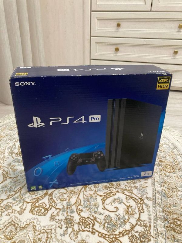 Play station 4 pro 4K 2TB Play station 4 pro 4K 2TB