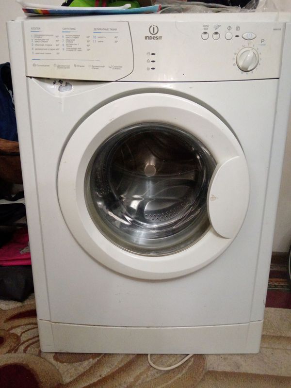 Продаётся стир.машина Indesit 5кг в раб.состояни. Продаётся стир.машина Indesit 5кг в раб.состояни.