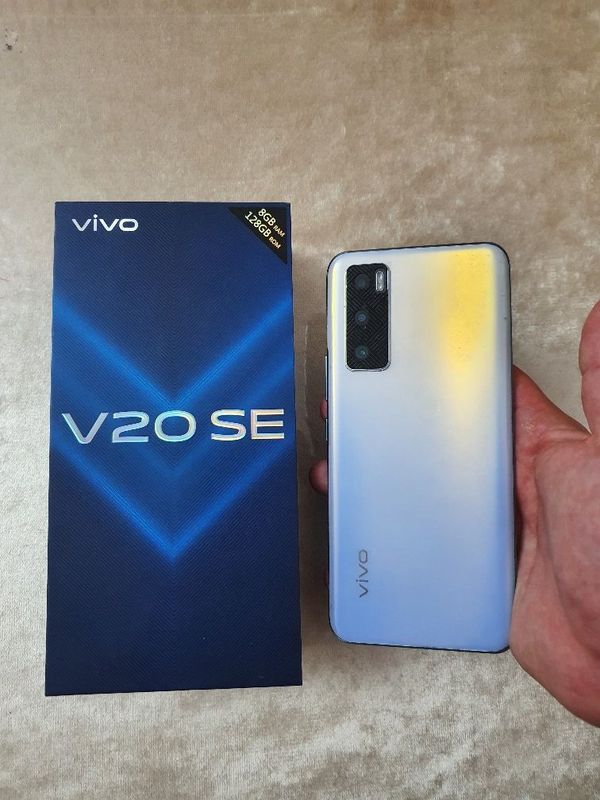 Srochna Sotiladi Vivo V20SE 8/128Gb Original Igravoy karobka dakument Srochna Sotiladi Vivo V20SE 8/128Gb Original Igravoy karobka dakument
