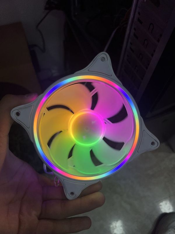 Кулер для компьютера новый с RGB подсветкой Кулер для компьютера новый с RGB подсветкой