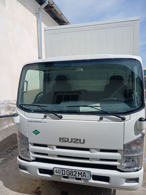 Isuzu Dubai 2016