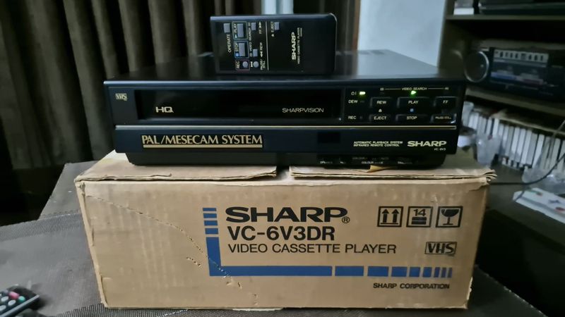 Видео плеер SHARP vc-6v3DR made in Japan в состоянии нового!