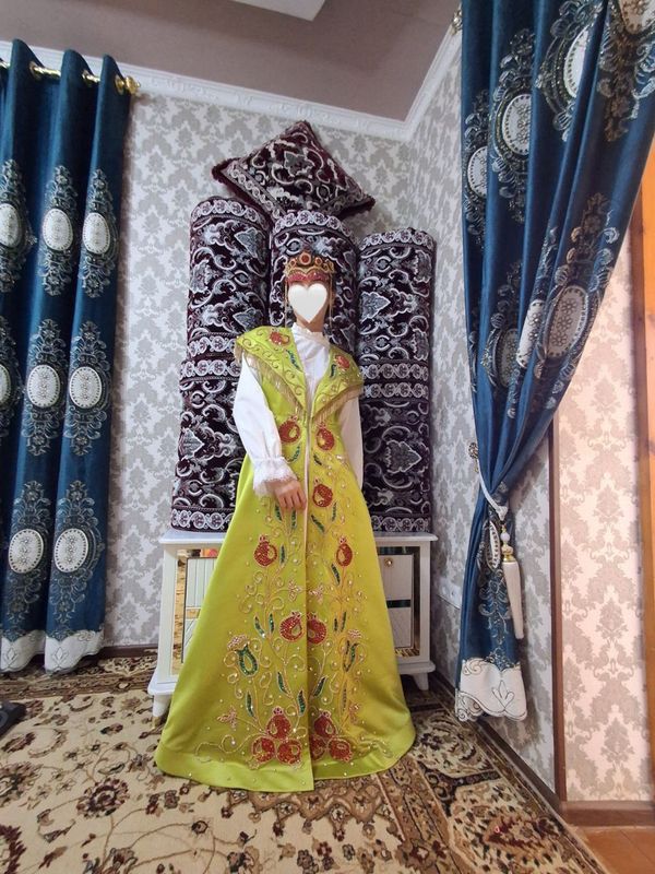 Ansanbil komplek + Tilla qosh+Sari Ansanbil komplek + Tilla qosh+Sari