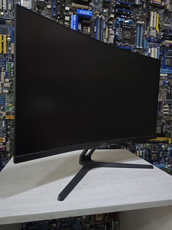 Ruslan 27 Curved 75hz