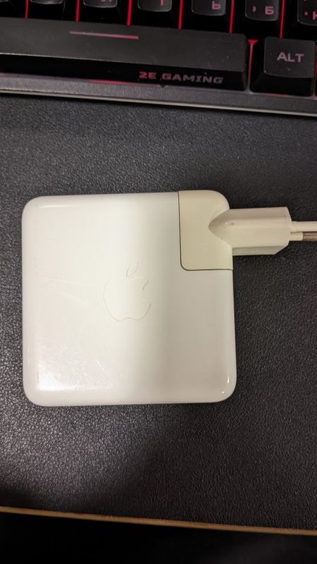 Оригинальны блок питания MacBook Оригинальны блок питания MacBook