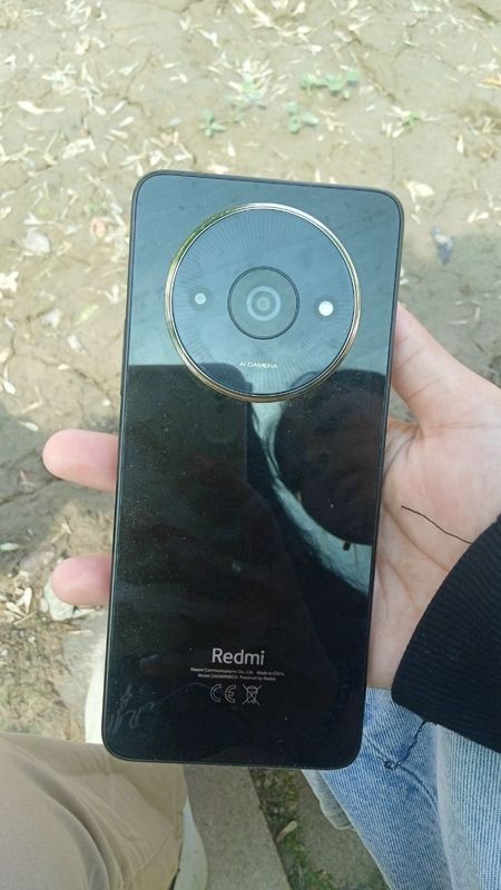 SROCHNA tel sotiladi redmi A 3 xolati yaxshi 4 oy bogan ishlatilganiga SROCHNA tel sotiladi redmi A 3 xolati yaxshi 4 oy bogan ishlatilganiga