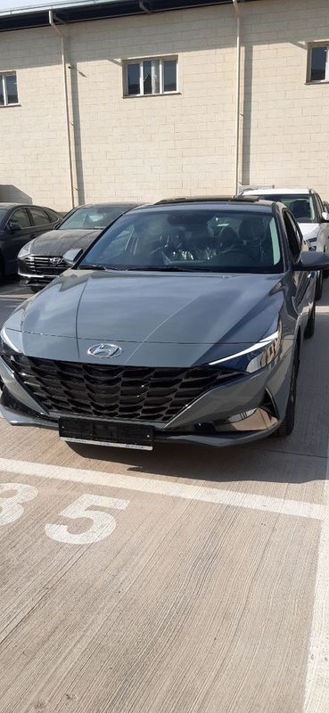 Hyundai (elantra)