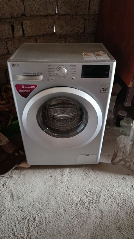LG 6kg invertor mator kir yuvish mashina srochna sotiladi LG 6kg invertor mator kir yuvish mashina srochna sotiladi