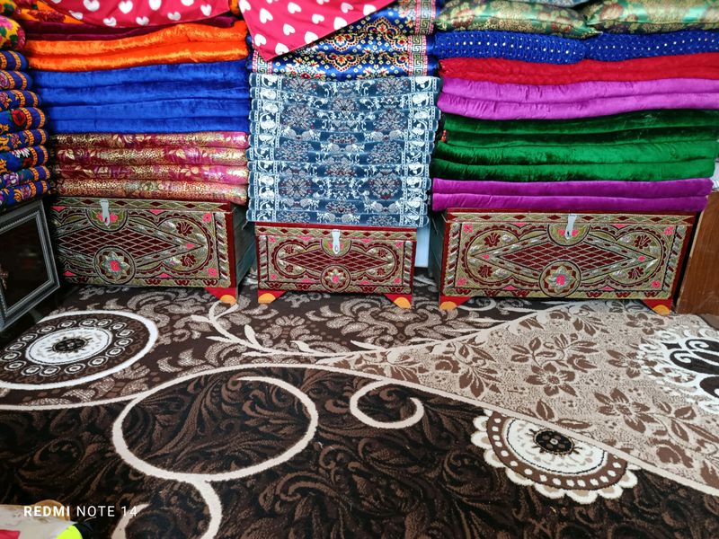 Sandiq sotiladi 700 ming soʻm Sandiq sotiladi 700 ming soʻm
