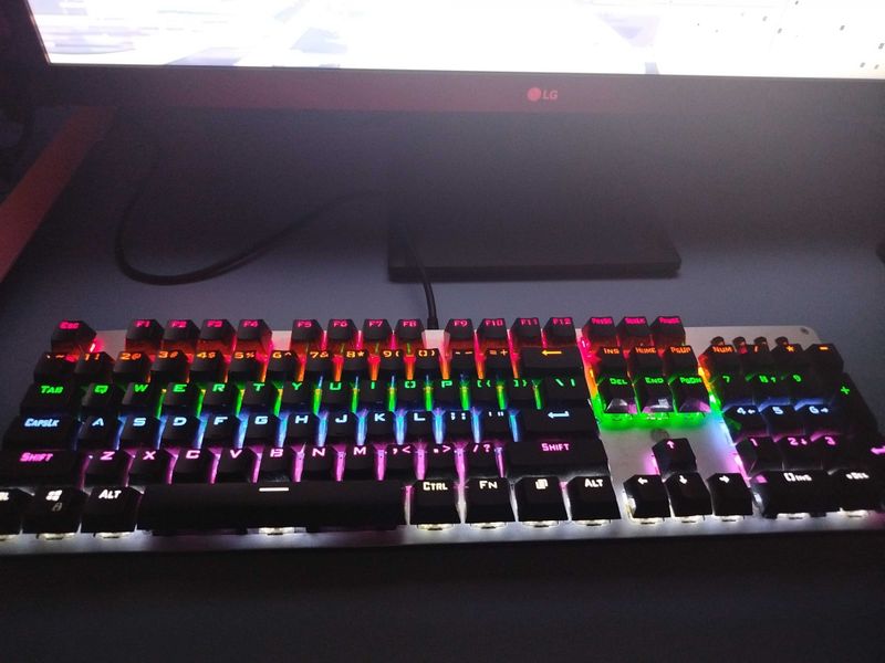 Продаю механическую клавиатуру HP GK100 (б/у, отличное состояние) Продаю механическую клавиатуру HP GK100 (б/у, отличное состояние)