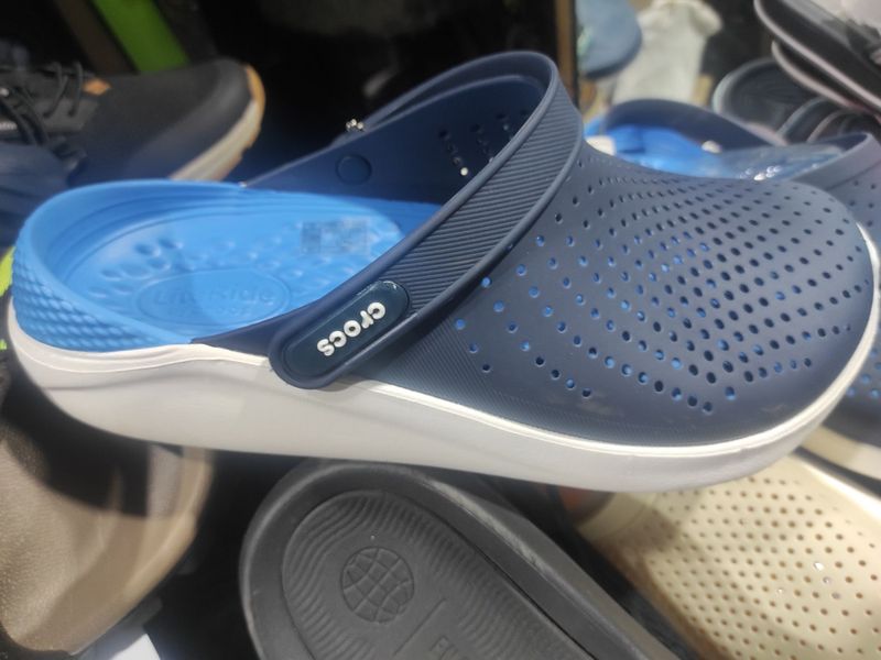 Crocs тапочки в ассортименте Crocs тапочки в ассортименте