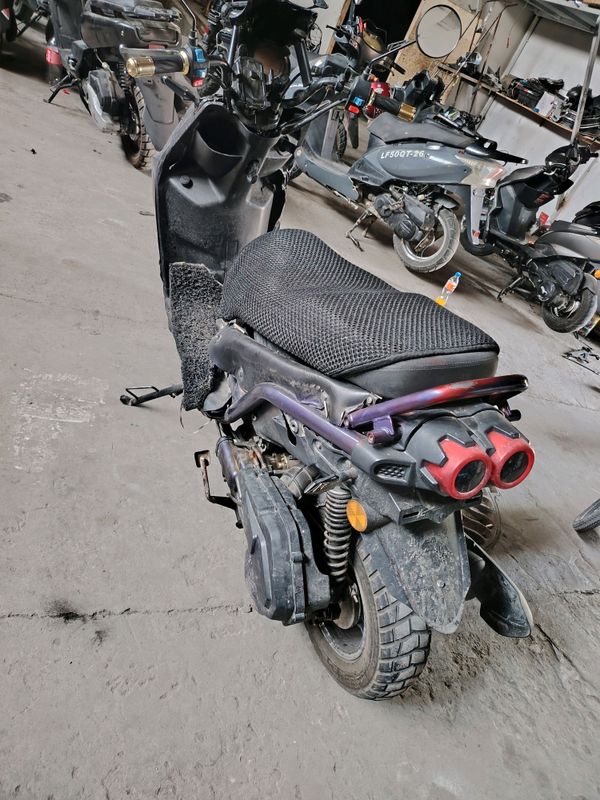 skuter Minion 150sm3 holati yurib turgan skuter skuter Minion 150sm3 holati yurib turgan skuter