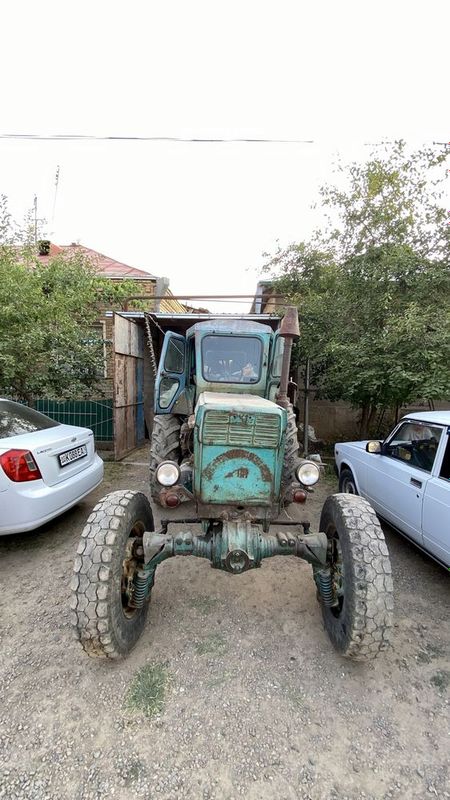 Arzon narxda Traktor T40 sotiladi Arzon narxda Traktor T40 sotiladi