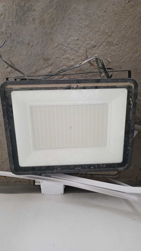 Прожектор 100w 200w LED светодиодный projektor светильник уличный Прожектор 100w 200w LED светодиодный projektor светильник уличный