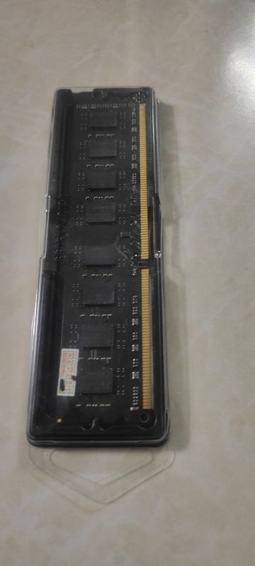 RAM . Operativ xotira DDR3 4Gb dan 2 ta RAM . Operativ xotira DDR3 4Gb dan 2 ta
