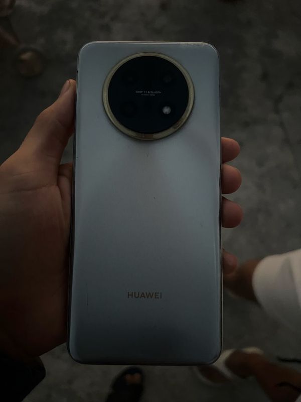 Xuawei nova y91.