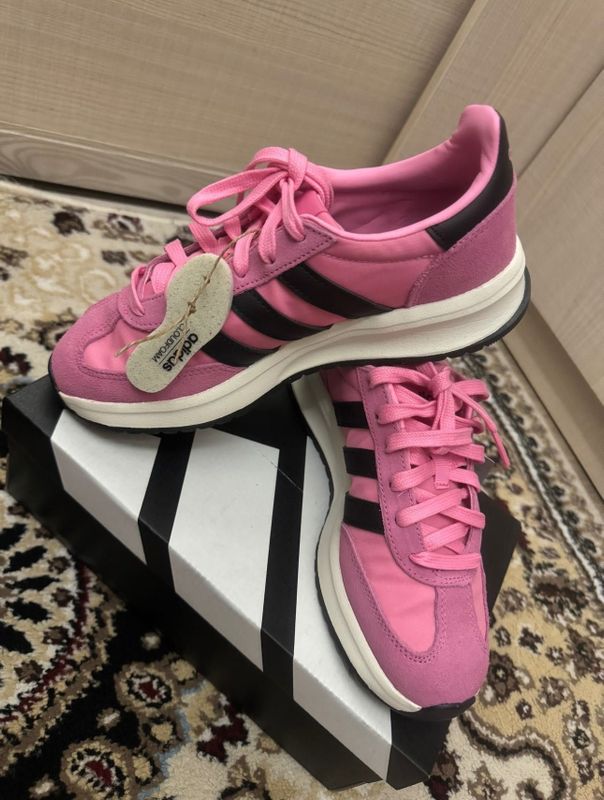 Кроссовки adidas Кроссовки adidas